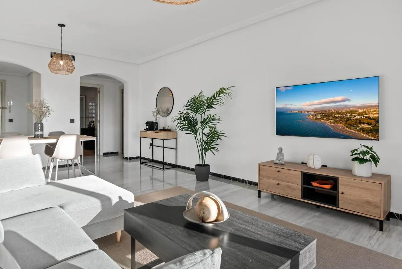 Modern Apartment - 2 Bedrooms, Beachside - Puerto Banus Marbella