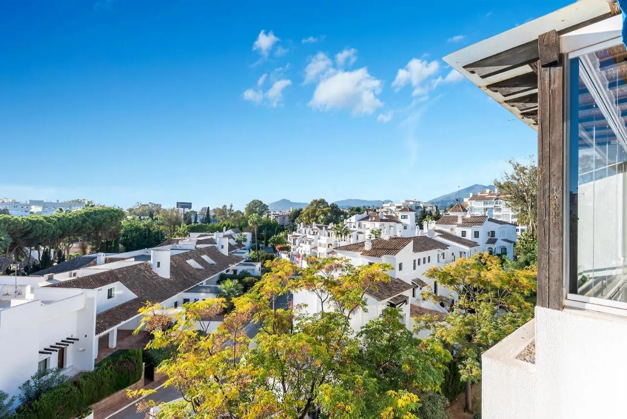 Modern Apartment - 2 Bedrooms, Beachside - Puerto Banus Marbella