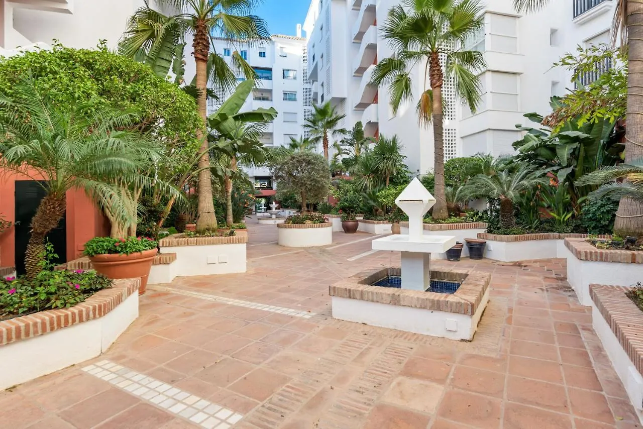 Modern Apartment - 2 Bedrooms, Beachside - Puerto Banus Marbella Spain