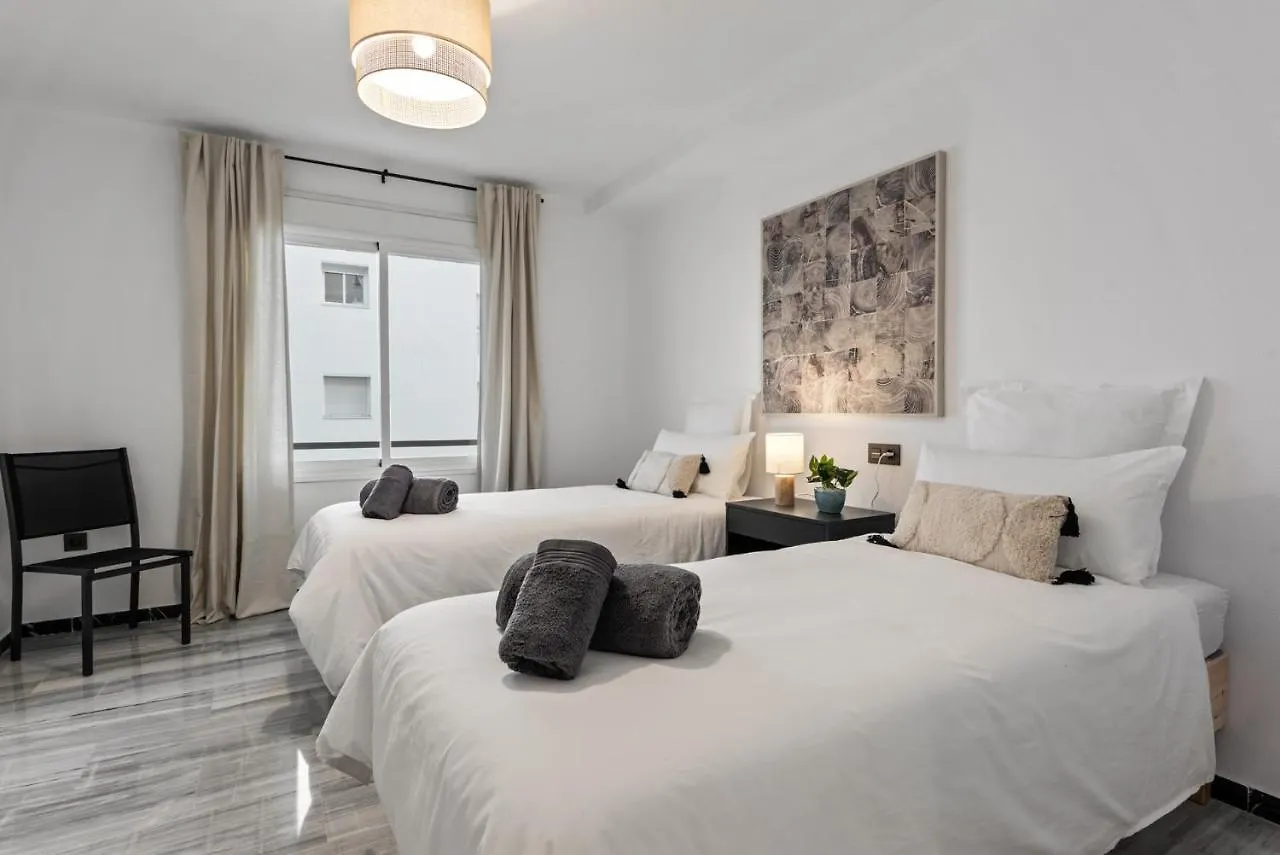Modern Apartment - 2 Bedrooms, Beachside - Puerto Banus Marbella
