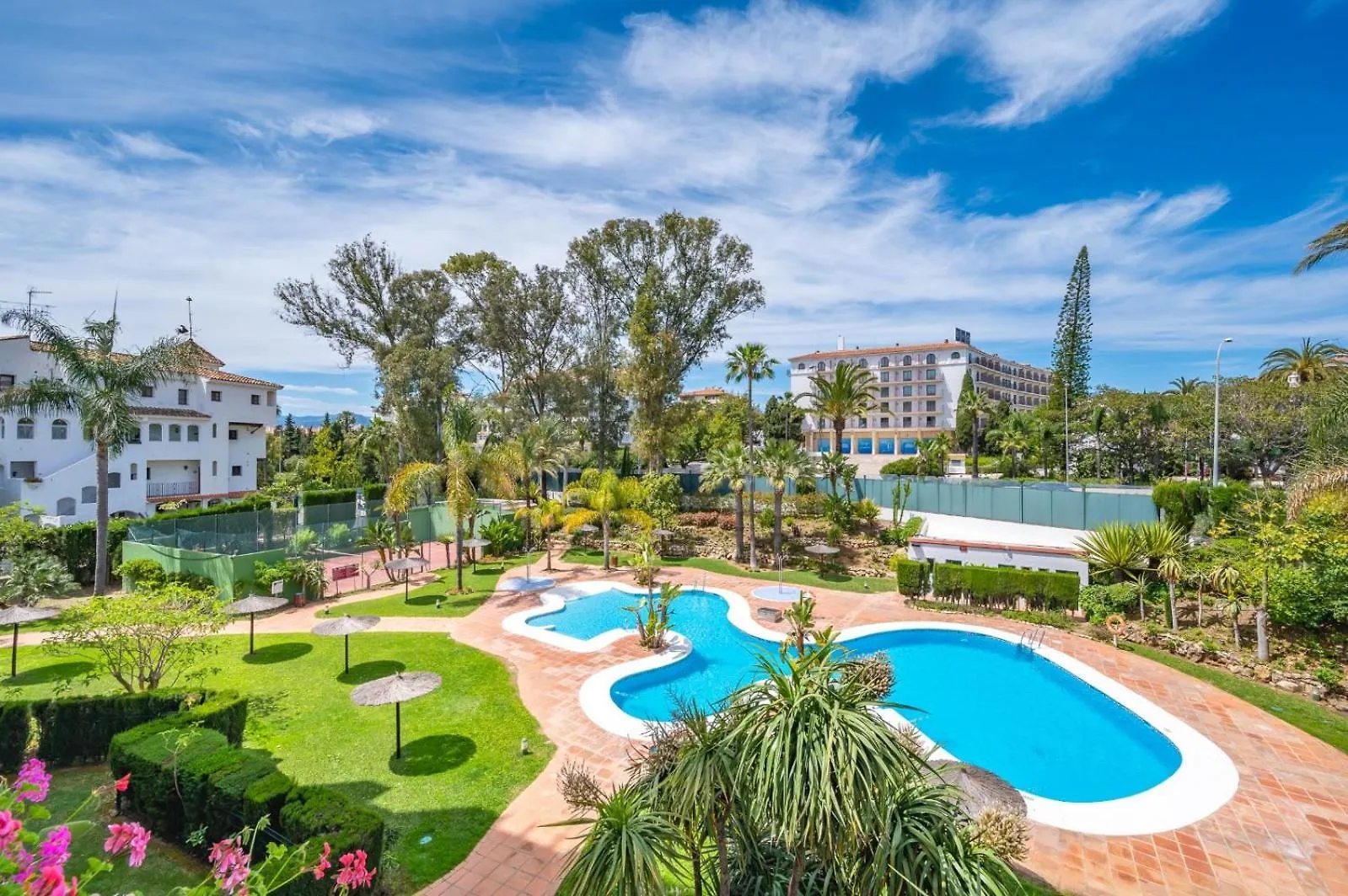 Modern Apartment - 2 Bedrooms, Beachside - Puerto Banus Marbella Spain