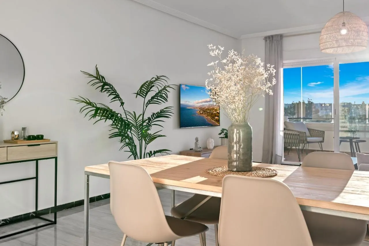 Modern Apartment - 2 Bedrooms, Beachside - Puerto Banus Marbella 0*,